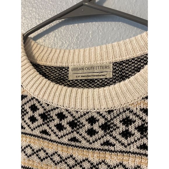 Urban Outfitters knit sweater - Picture 4 of 5